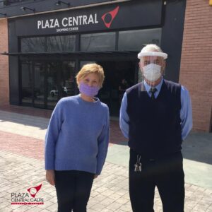 Rotary Club Calpe regala pantallas protectoras para nuestro servicio de auxiliares, limpieza y despacho.