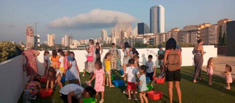 ðð ¡Nos Hicimos «Pomposos» en la Gran Fiesta de Pompas de Jabón Gigantes en Plaza Central Calpe! ðð