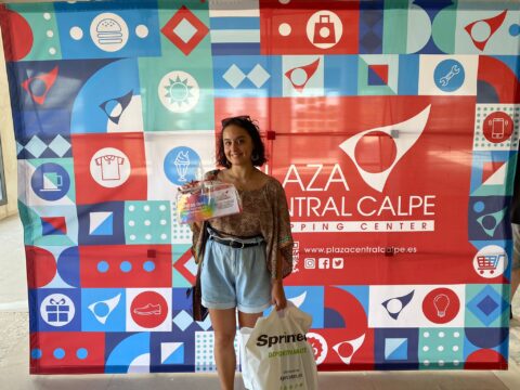 Carla Ruiz nos visita para recoger su premio