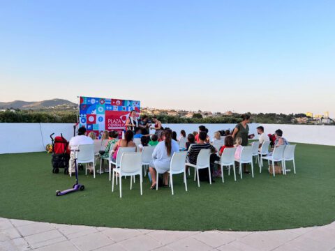 ð©✨ð® ¡El pasado sábado 29 de julio, el Centro Comercial Plaza Central Calpe se transformó en un mundo lleno de magia y encanto!