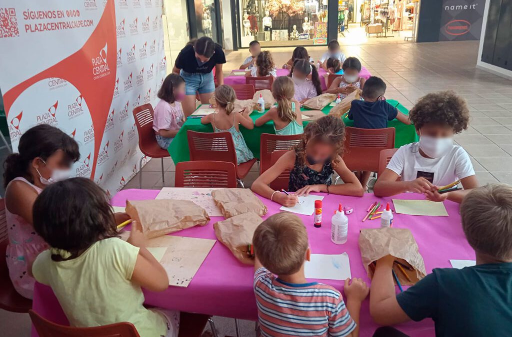 Gran afluencia y diversión en el último taller de Gorras Molonas de Sambori