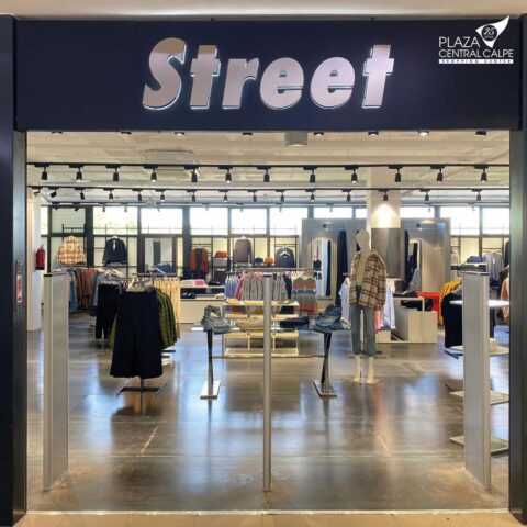 Ya está abierta la tienda STREET con ropa para mujer y hombre