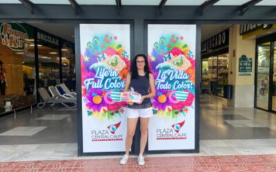 Verónica Mulet Cabrera recoge su premio de 100€